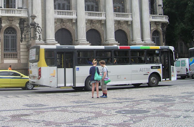 Autobús público, Río de Janeiro, Brasil, La vuelta al mundo de Asun y Ricardo, round the world, mundoporlibre.com