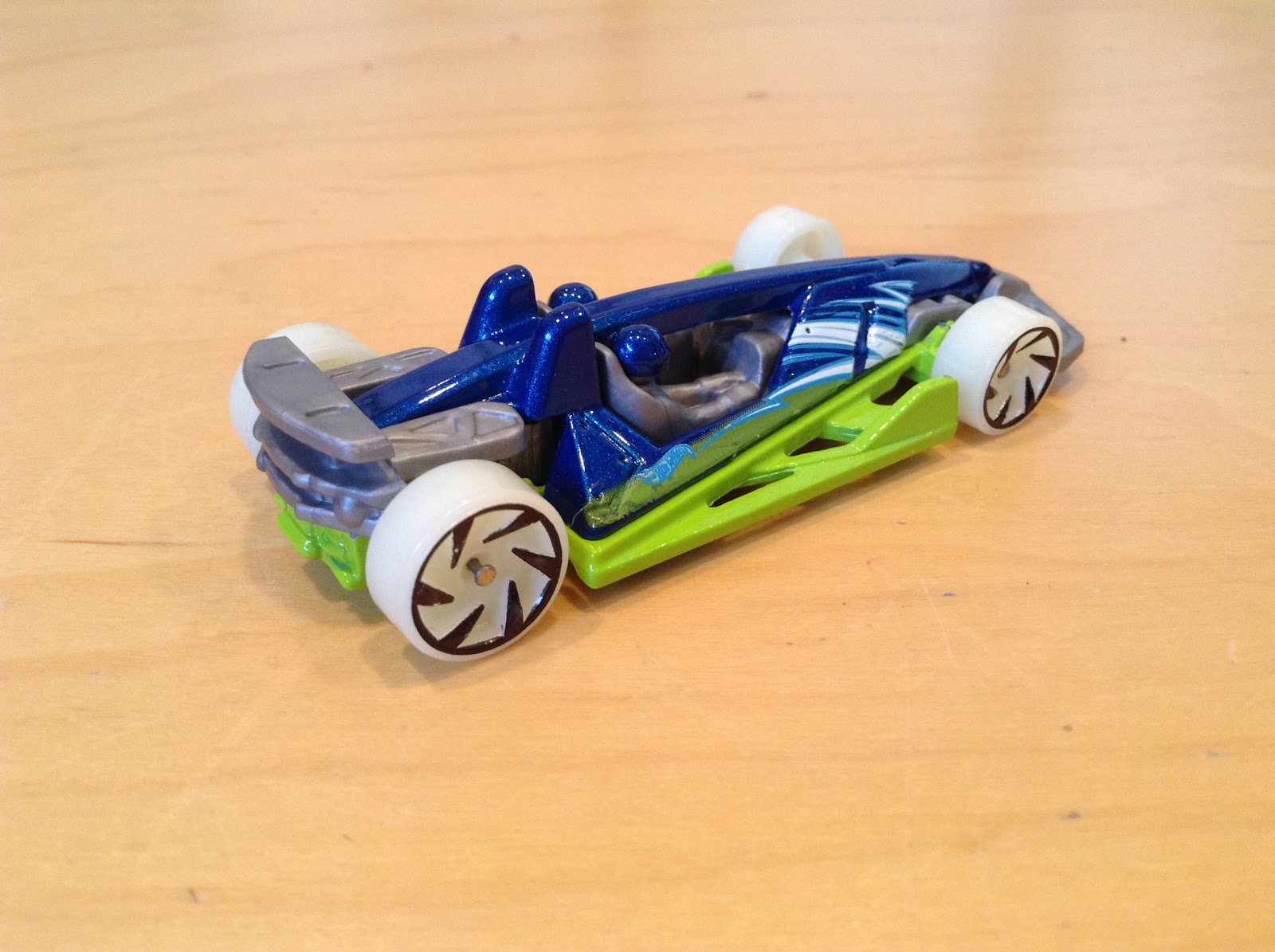JULIAN'S HOT WHEELS BLOG Track Hammer (New for 2017! HW Glow Wheels)