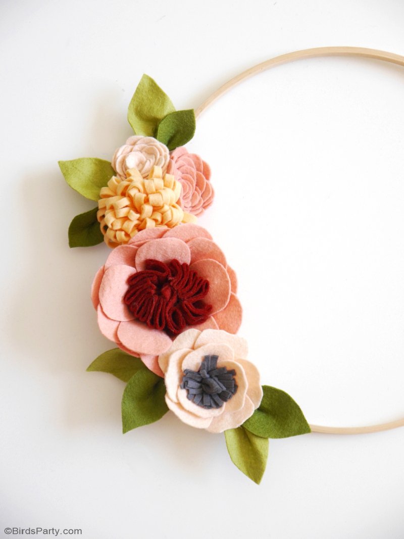 Easy Felt Flower Wreath – Mary Martha Mama