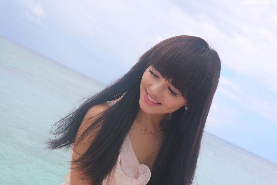 Beautiful Young Actress Shwe Mhone Yati Vacation In Maldives