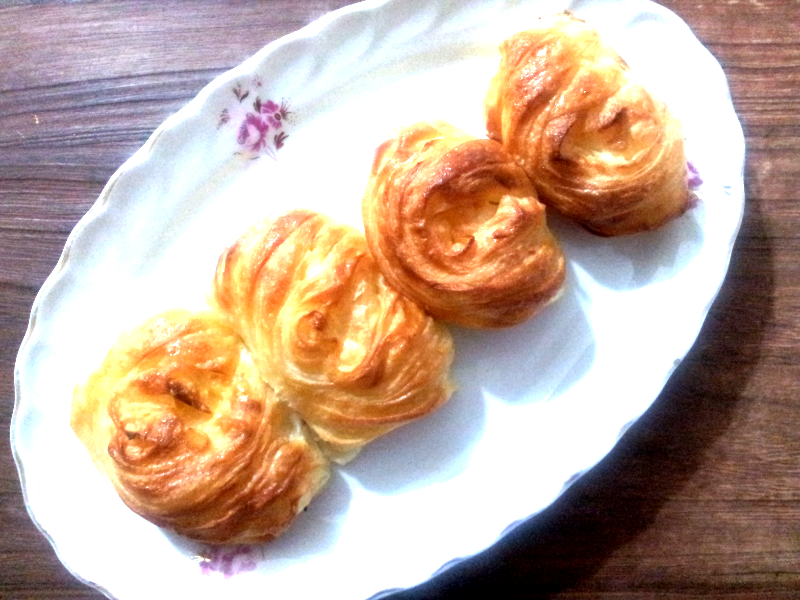 Surpriz Tatlara Yolculuk PEYNİRLİ MİDYE BÖREK