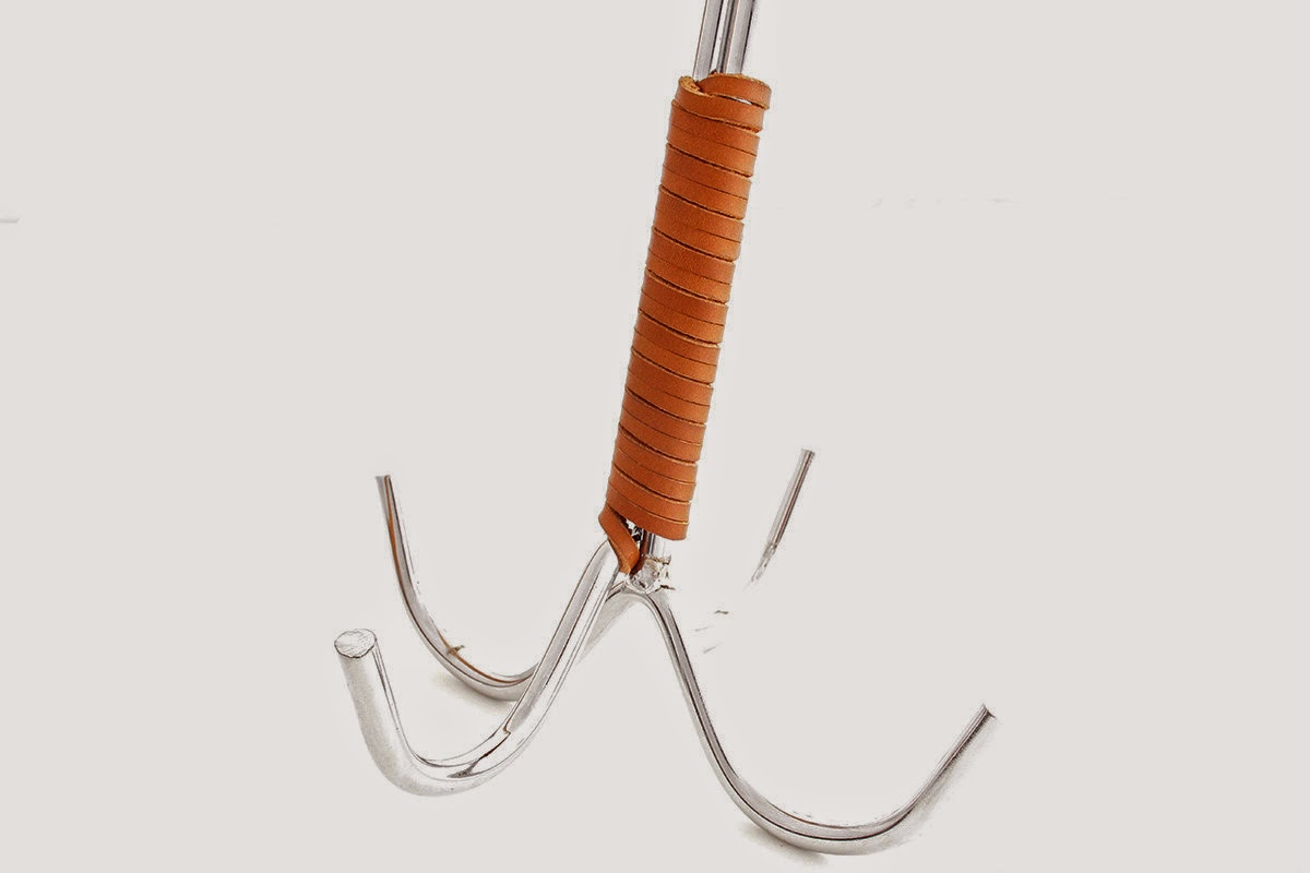 Marzua: Original perchero colgado del techo