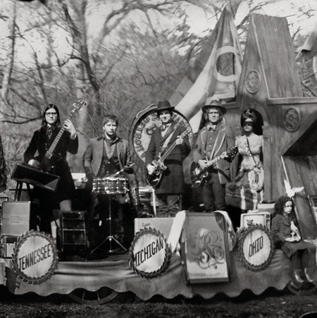 the-raconteurs-consolers-of-the-lonely-2120.jpg
