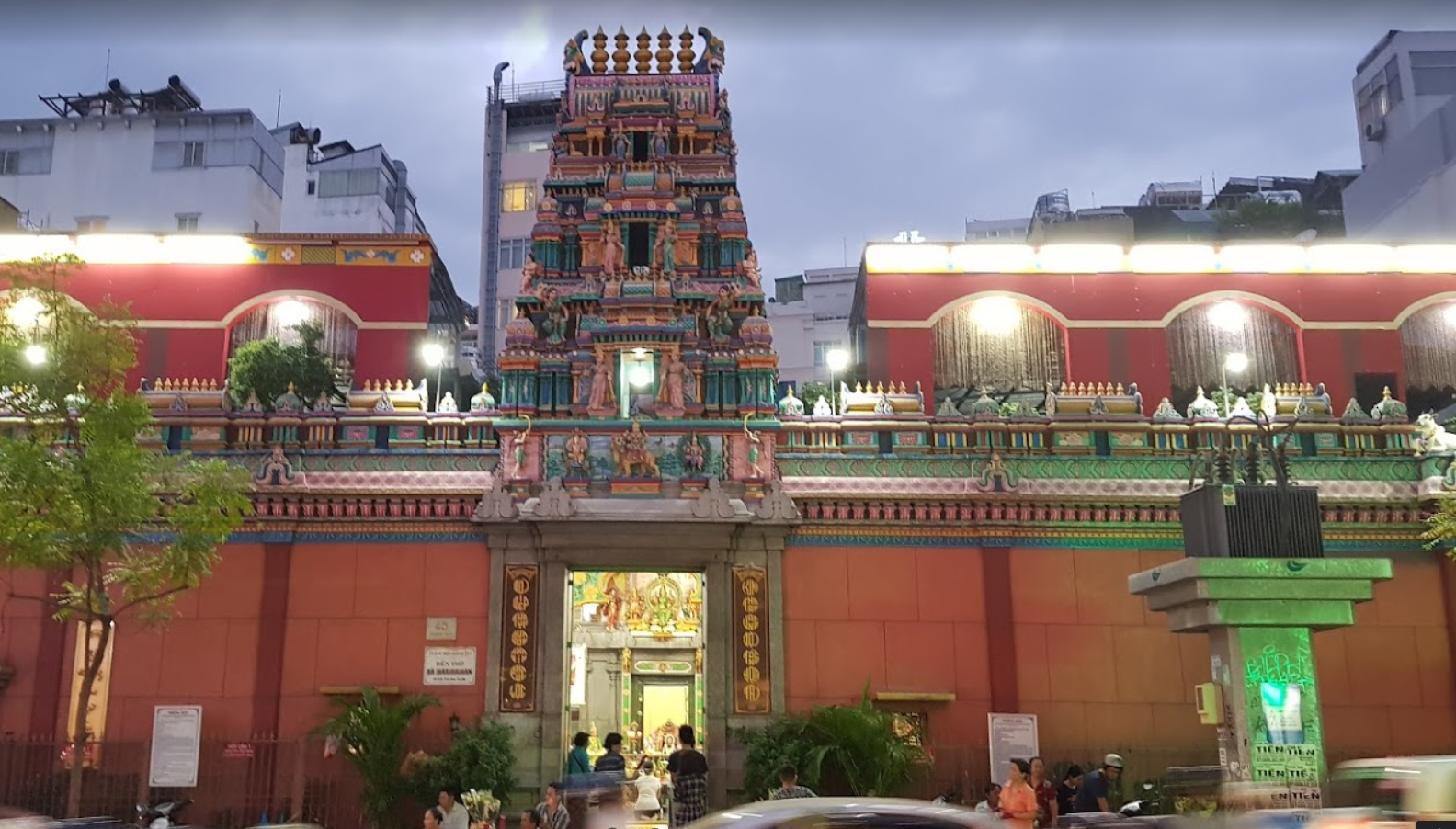 Mariamman Hindu Temple outside view