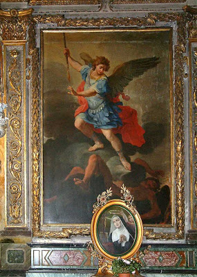 Imagem do arcanjo São Miguel que estava no altar do milagre