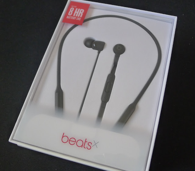 BeatsX neckband headphones - Packaging