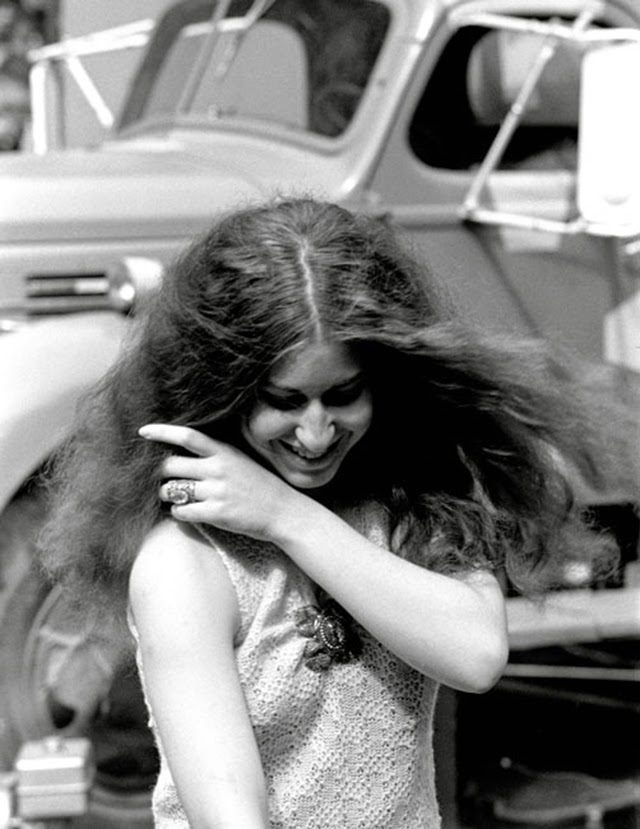 The Summer of Love in 1967: Hippie Life as It Happened in Haight - 15