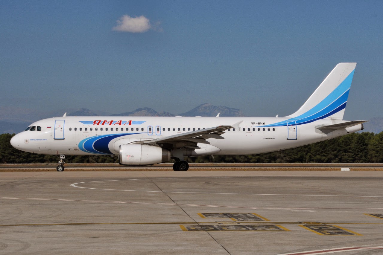 Airbus a340-500 azal. трансаэро авиакомпания. самолёт azerbaijan airlines 767. самолеты бута аэрлинес. A319 azal.