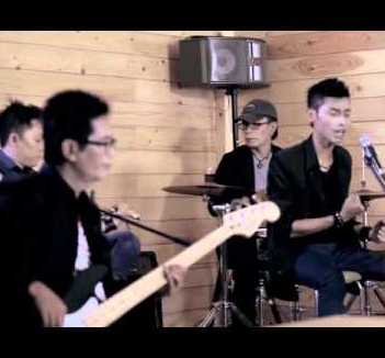 Chord Ku Menangis : Lirik dan Chord Kunci Gitar Seandainya Aku Punya