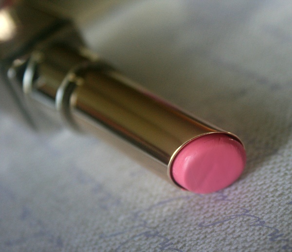 L'oreal Color Caresse Luminous Lipstick in Cotton Pink