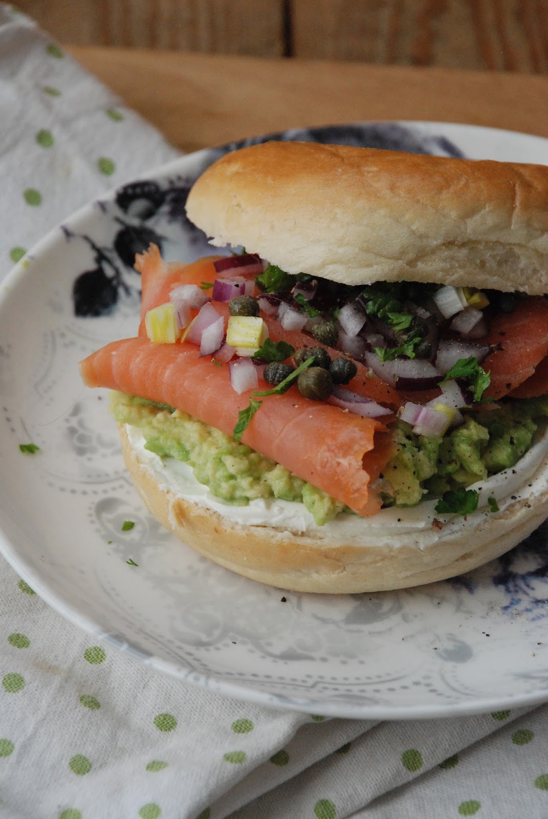 Smaskelismaskens Bagel med rökt lax, avokado och philadelphiaost