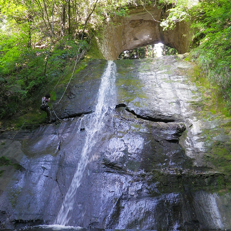 スゴログ 開墾場の滝 奥米の滝