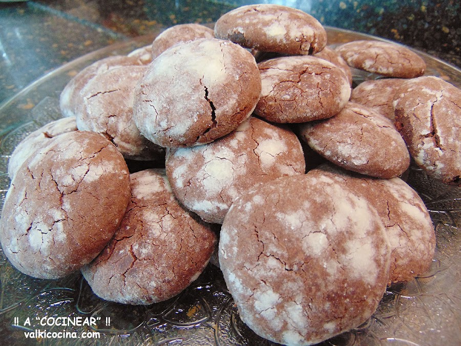 Galletas de chocolate craqueladas