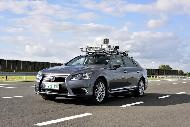 Carros Toyota terão condução autônoma em 2020
