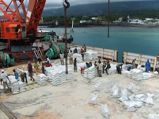 Pénurie du ciment : Un bateau Lafarge bloqué par la justice