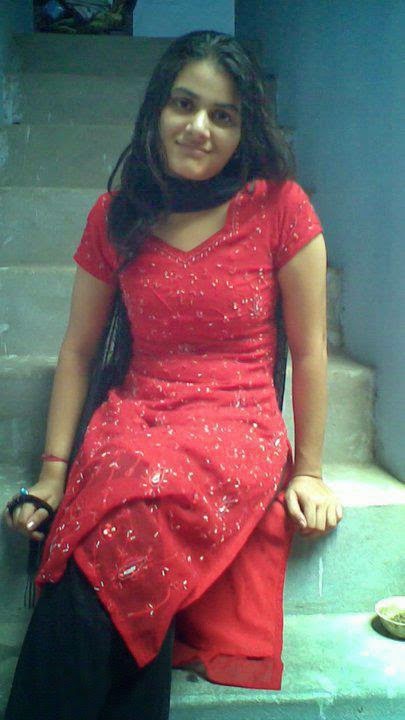 Desi Pakistani Hot Girls In Room Hot Bold Photos -9743