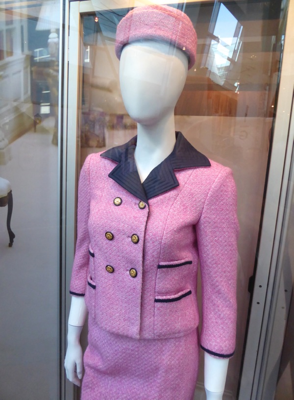 Hollywood Movie Costumes and Props: Natalie Portman's Jackie movie ...