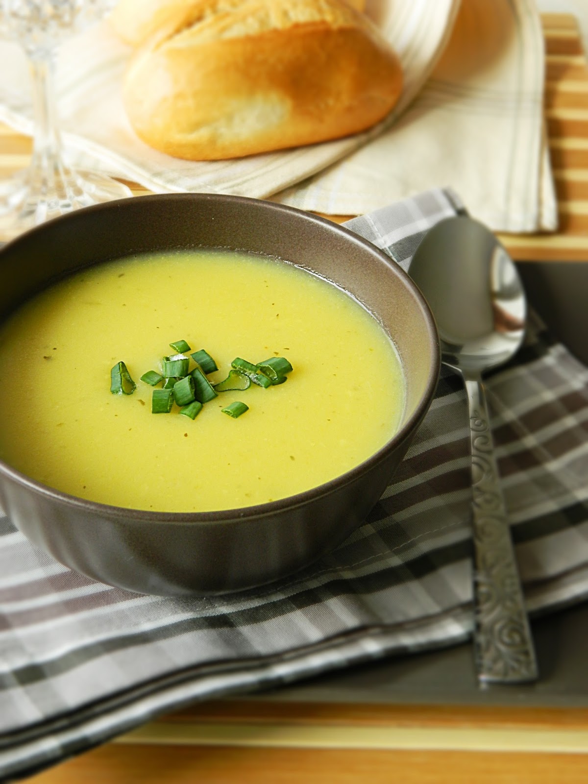 Dr Ola&amp;#39;s kitchen: Potato Cheese cream Soup. Kartoffeln-Käse-Creme Suppe ...