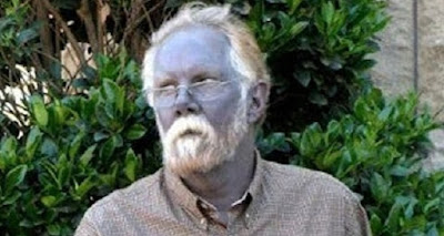 L&rsquo;ARGENT COLLOÏDAL UNE ALTERNATIVE AUX ANTIBIOTIQUES ?   On a retrouvé le Grand Schtroumpf  !