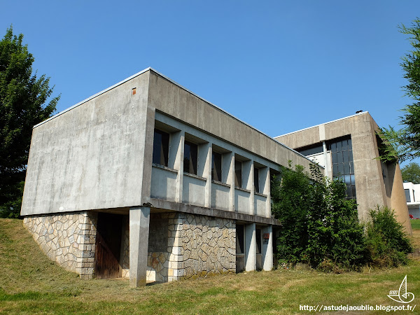 Courcelles-lès-Montbéliard - Chapelle  Architecte: Jacques Mattern  Construction: 1960