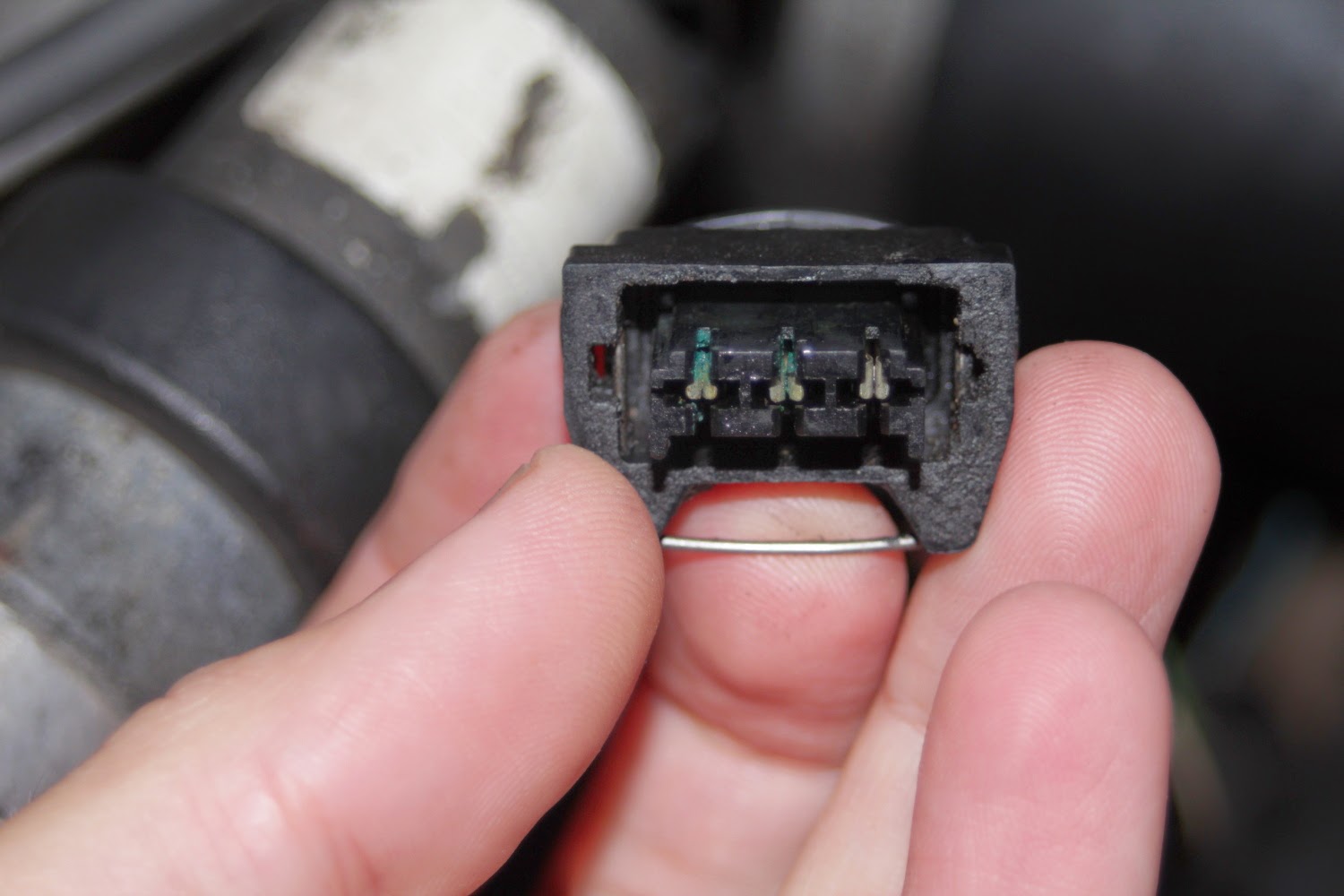 Life with a 1989 VW Golf Mk2 GTI 16V Terminals for Hall Sender Plug on