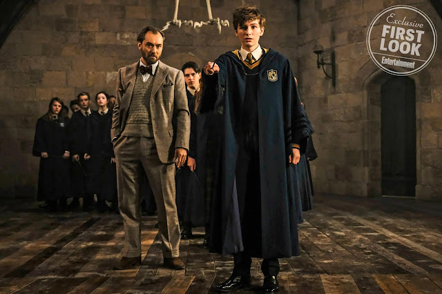 Nova foto de 'Os Crimes de Grindelwald' mostra um jovem Newt tendo aula com Dumbledore | Ordem da Fênix Brasileira