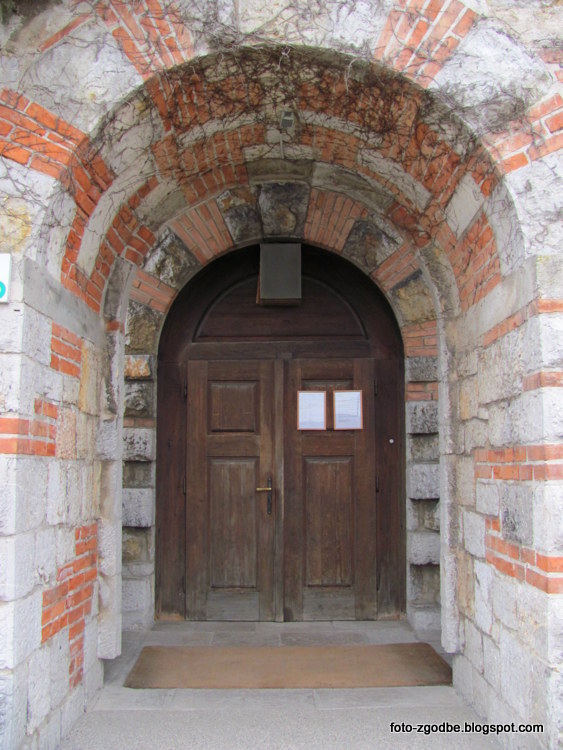 Plečnikova cerkev sv. Mihaela na Ljubljanskem barju