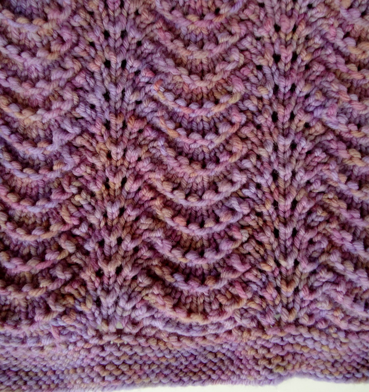Bitten by Knittin'...: Feather and Fan baby blanket