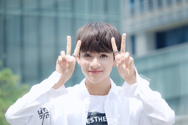 Kim samuel mini fan meeting