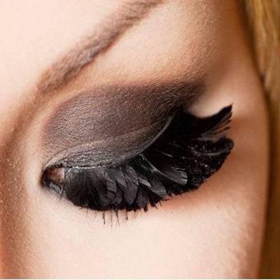 Black Feathery Eye Makeup