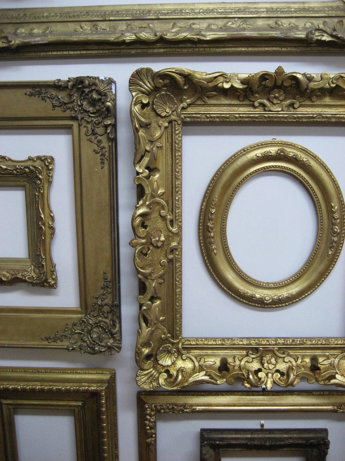 Framemaker A selection of antique frames