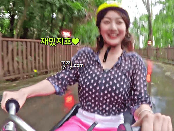 드라이브 하는 트와이스 참리더 지효