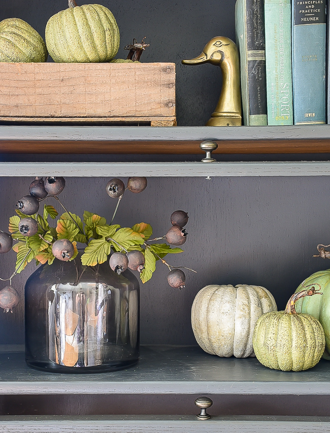 Simple and neutral fall decor