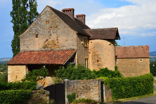 Romaanse kunst en architectuur Eglise SaintPierre te Besanceuil