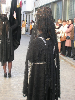 Nazarena de la Cofradía Salesiana del Stmo. Cristo del Perdón y Ntra. Sra. de la Amargura de Pozoblanco. Foto: Pozoblanco News, las noticias y la actualidad de Pozoblanco (Córdoba), a 1 click. Prohibido su uso y reproducción * www.pozoblanconews.blogspot.com