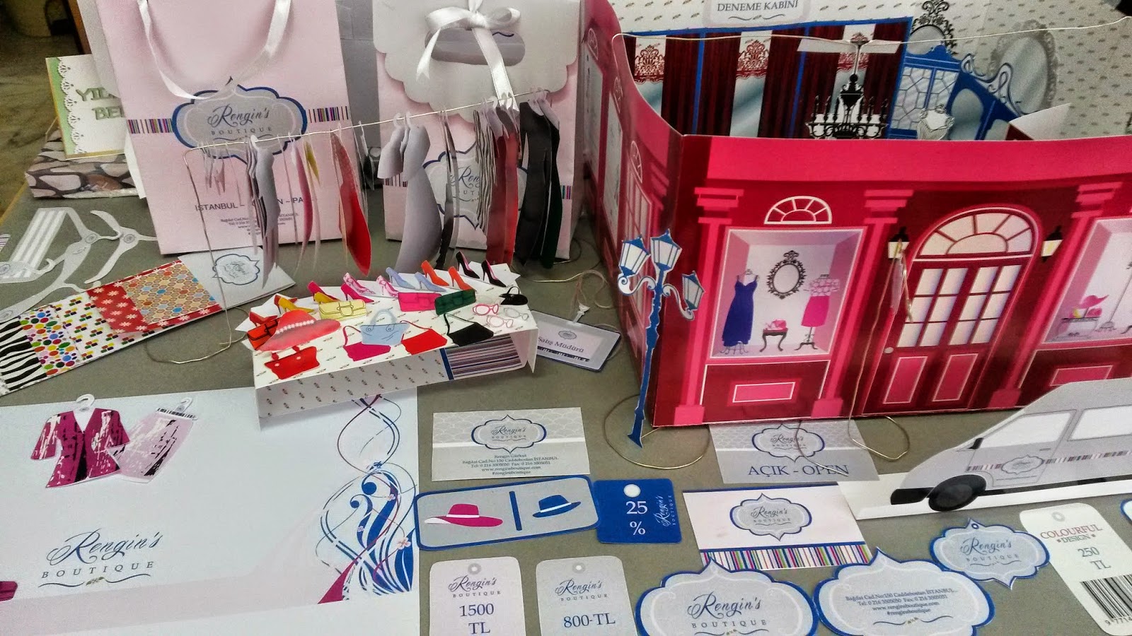 GRAPHIC DESIGNER BOUTIQUE DESIGN