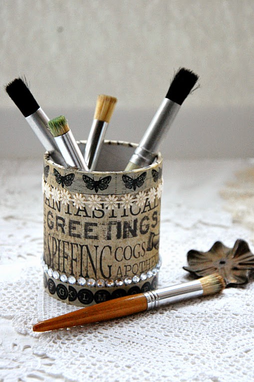 Lululiz in Lalaland Quick and easy brush holder