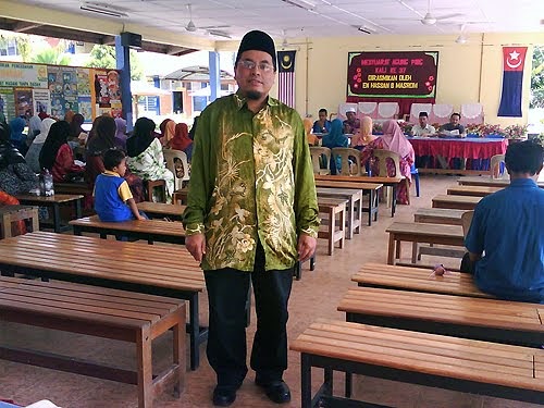 Ucapan Perasmian Mesyuarat Agung Pibg  Sirat bin abu memberikan ucapan