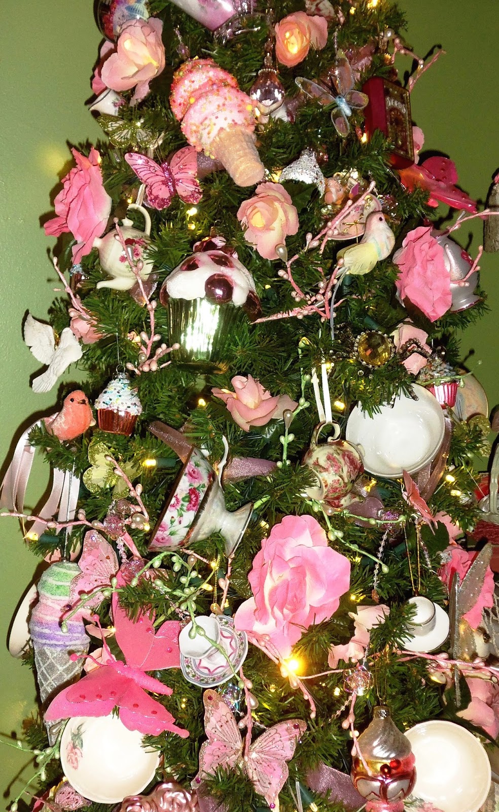 DEBBIEDABBLE BLOG My Spring/Summer Tree in the Craft Room, 2016