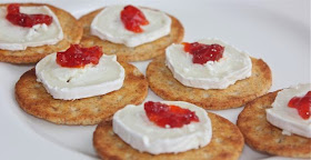 goat's cheese & biscuits 