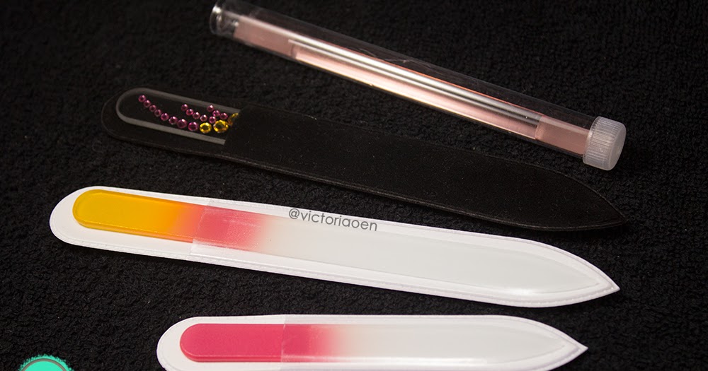 Vic and Her Nails Aveniro Glass Nail Files Review