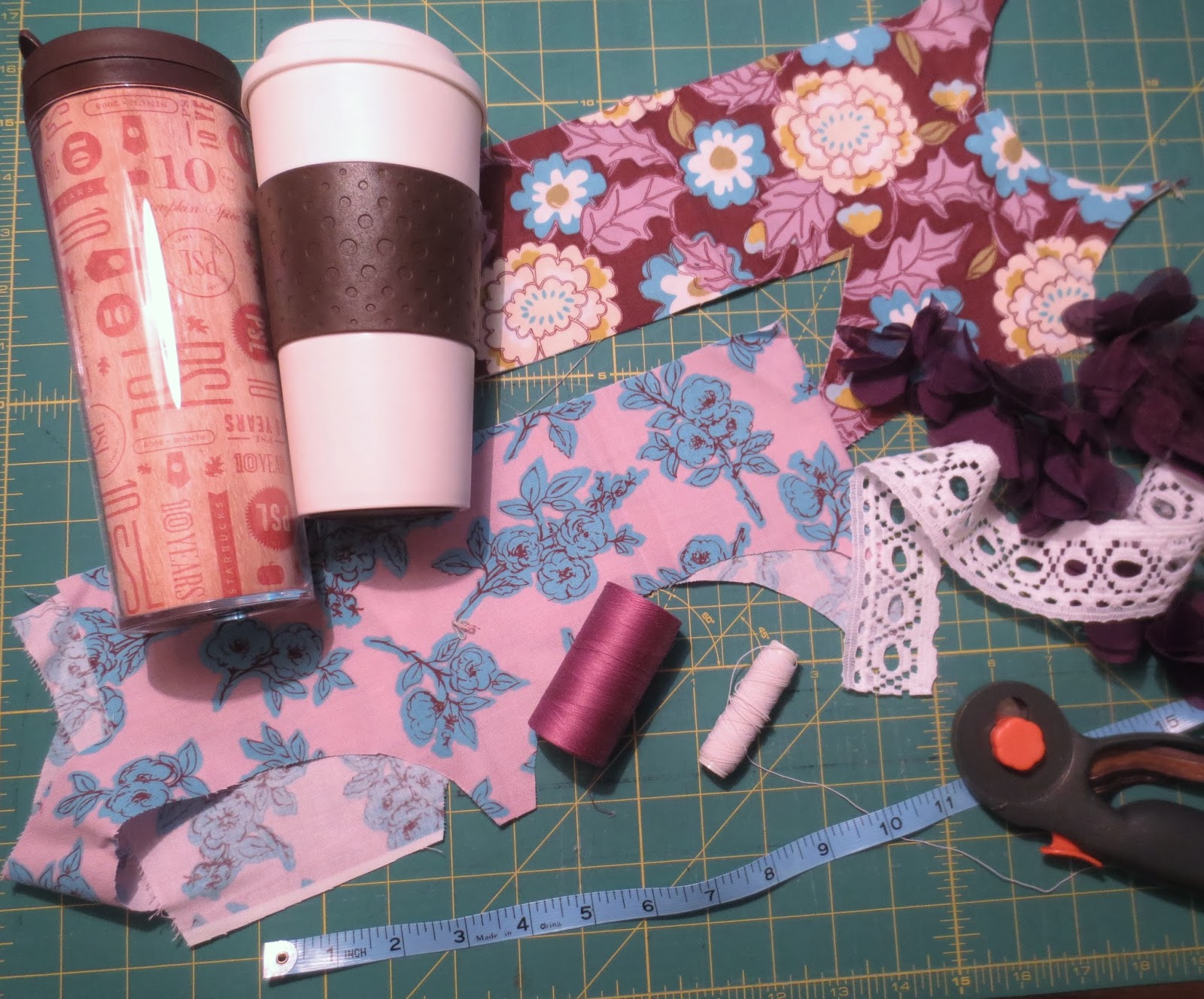 An easy peasy, no-sew craft to keep your coffee cozy - Splash of Something