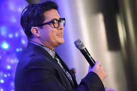 Pinoy Celebrities Who Loves Their Fans Even Without The Cameras On! Pinoy Celebrities Who Loves Their Fans Even Without The Cameras On!