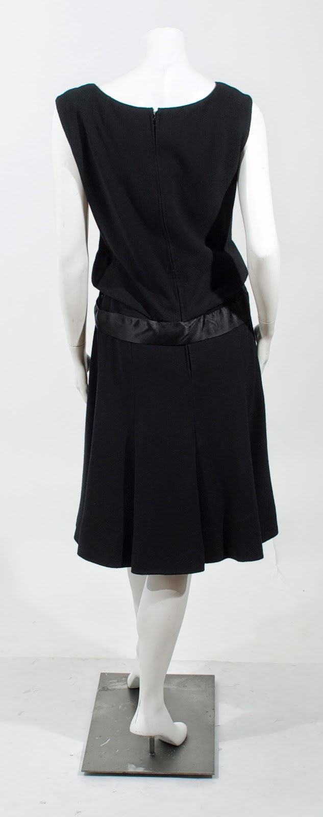 DECADES INC. LITTLE BLACK DRESS THE UNIFORM OF WOMEN OF TASTE