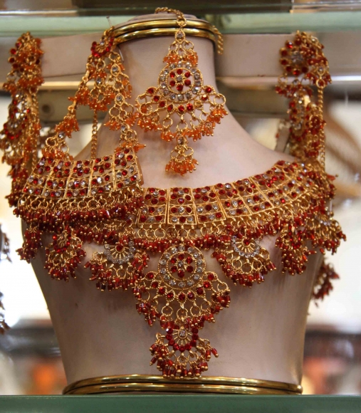Pakistani Bridal Jewellery Set Picture 2 Girls Fashion Magazine