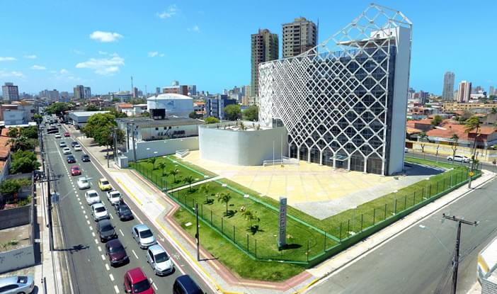 PRANCHETA DE ARQUITETO: METAL: SEDE DO CONSELHO REGIONAL DE MEDICINA DO