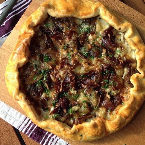 Greenway36: Galette mit karamellisierten Zwiebeln und Gorgonzola