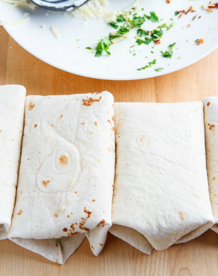 Burritos de pollo con aguacate