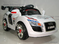 1 Mobil Mainan Aki Pliko PK9200N Audi dengan Kendali Jauh
