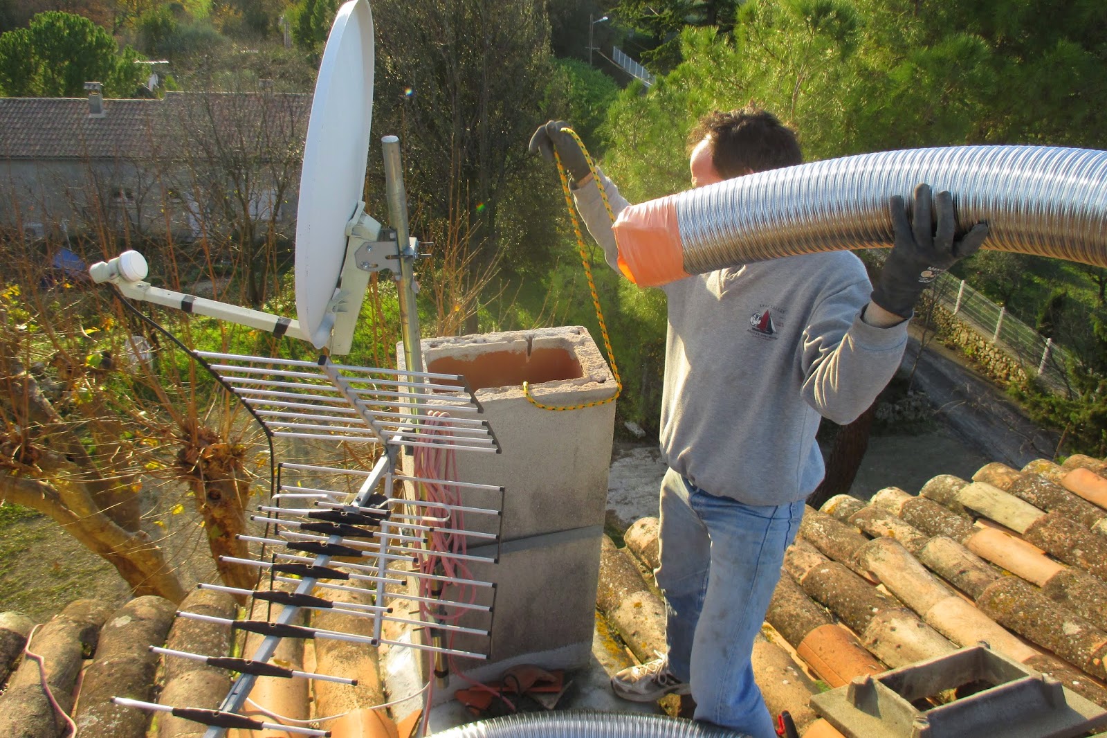 ça rénove à Montèze ! Tubage du conduit de cheminée